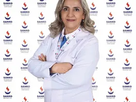 Cilt lekeleri en sık güneş hasarına bağlı nedenlerle görülür
