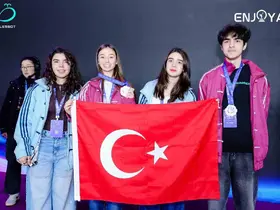 Çin’de yarışan Robotik takımından gümüş madalya
