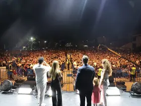 Çivril Elma Festivali’nin muhteşem finalini Derya Uluğ yaptı
