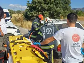 Çivril’de iki otomobil çarpıştı: 5 yaralı
