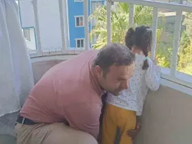 Cizre’de kafası demir korkuluğuna sıkışan çocuğu itfaiye ekipleri kurtardı
