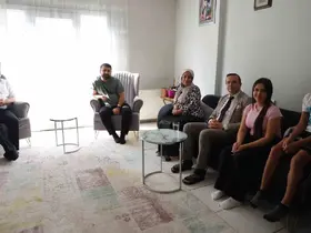 Cizre’de YKS’de başarılı olan öğrencilerin evlerine gidilip tebrik edildi
