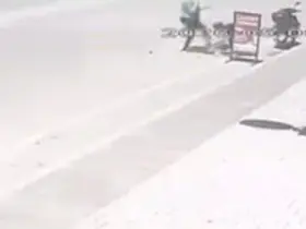 Çocuğunu sokak ortasında döven anne adli kontrol şartıyla serbest bırakıldı
