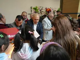 Çocuklar için ücretsiz şenlik düzenlendi, aileler akın etti
