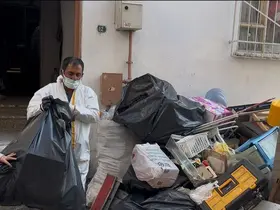Çöp evde adım atacak yer bulunamadı
