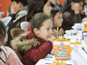 Çorum’da ’tekne orucu’ coşkusu: Yüzlerce çocuk aynı anda iftarını açtı
