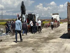 Çorum’da toprak altında kalan işçiyi arkadaşları kurtardı
