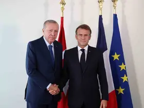 Cumhurbaşkanı Erdoğan, Fransa Cumhurbaşkanı Macron ile görüştü
