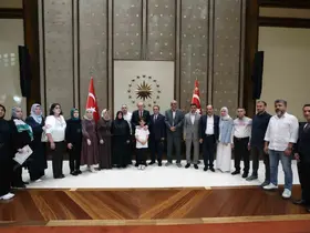 Cumhurbaşkanı Erdoğan, Kahramanmaraş’taki okul saldırısında hayatını kaybeden öğrencilerin ailelerini kabul etti
