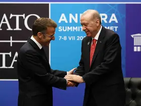 Cumhurbaşkanı Erdoğan, Macron ile görüştü
