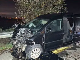 D-140’da kaza yapan araçlar hurdaya döndü: 1 ölü, 2 yaralı
