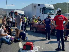 D-650’de iki otomobil çarpıştı: 1’i bebek 7 yaralı
