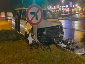 Danimarkalı aile, tur minibüslerinin kazasında hafif yaralandı
