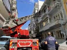 Dar merdivenden indirilemeyen hastanın imdadına itfaiye ekipleri yetişti
