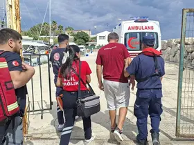 Datça’da gezi teknesinde rahatsızlanan vatandaşa tıbbi tahliye
