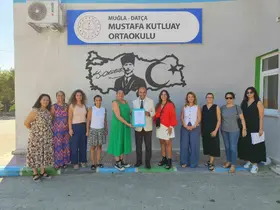 Datça’da ’Okulum Temiz’ belgeleri okullara teslim edildi
