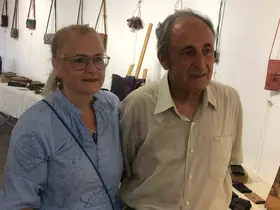 Datça’ya yerleşti, deriden sanata uzanan yolculuğa çıktı
