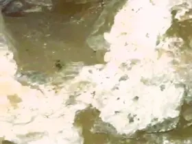 Defineciler 300 yıllık tarihi hamamı talan etti
