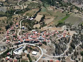 Demirci’de konforlu ulaşım için 45 kilometrelik yol yenileniyor
