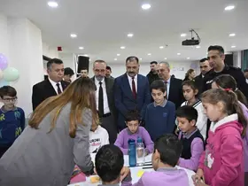Demirci’de öğrenciler insan haklarını atölyelerde keşfetti
