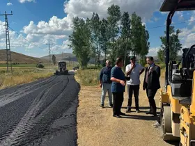 Demirözü’nde kaymakamdan vatandaş ve yol çalışmalarına ziyaret
