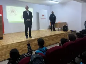 Demirözü’nde öğrenciler sıfır atık konusunda bilgilendirildi
