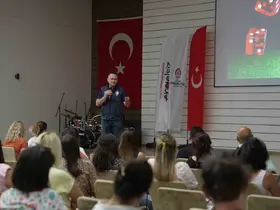 Denizli Büyükşehir personeli, bağımlılık ve siber suçlarla mücadele eğitimi aldı
