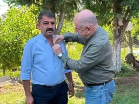Denizli’de bir garip siyasi transfer hikayesi; "Rozeti birden göğsüme takıverdi
