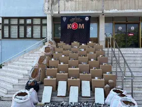Denizli’de eş zamanlı operasyonlarda binlerce kaçak sigara yakalandı
