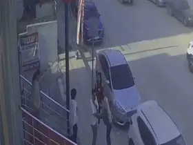 Deprem paniğiyle kaçan vatandaşların o anları kamerada
