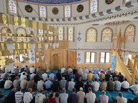 Depremde yıkılan Karaburun Köyü Camisi yeniden hizmete açıldı
