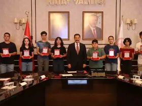 Depremin izlerinin silindiği Hatay’da 8 öğrenci LGS’de birinci oldu, 25 öğrenci YKS’de ilk binde yer aldı
