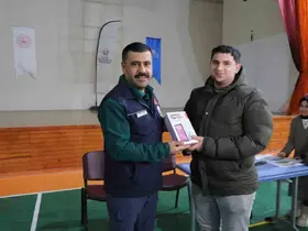 Depremzede öğrencilere burs ve tablet desteği
