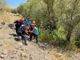Dere yatağına düşen vatandaş kurtarıldı

