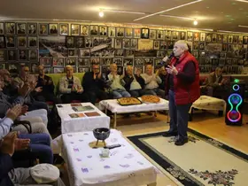 Derneğin duvarlarını kaplayan ilginç koleksiyon: Vefat eden 750 kişinin hatıra fotoğrafı var
