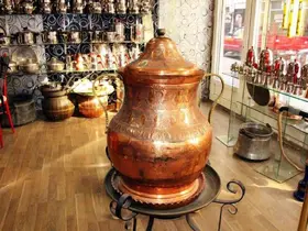 Dev bakraca evladı gibi bakıyor
