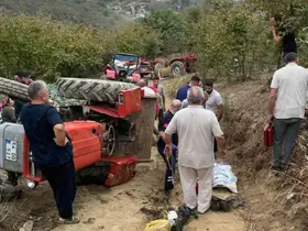 Devrilen traktörün altında kalan adam hayatını kaybetti
