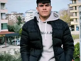 Devrilen traktörün altında kalan genç hayatını kaybetti
