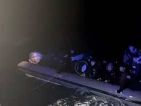 Didim açıklarında 25 düzensiz göçmen kurtarıldı
