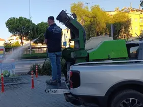 Didim’de çöp konteynerleri ve çöp kutuları düzenli olarak ilaçlanıyor
