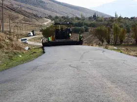 Dinar’ın köylerinde sıcak asfalt çalışmaları başladı
