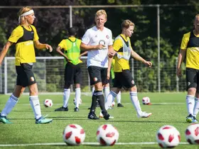 Dirk Kuyt, 11 yıl sonra Fenerbahçe’ye döndü
