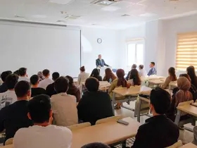 Diş Hekimliği Fakültesinde yeni eğitim yılının ilk dersi gerçekleştirildi
