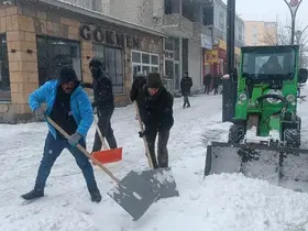 Diyadin’de karla mücadele çalışmaları devam ediyor
