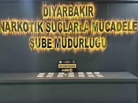 Diyarbakır’da araçta ve iki ikamette yapılan aramada uyuşturucu madde ele geçirildi
