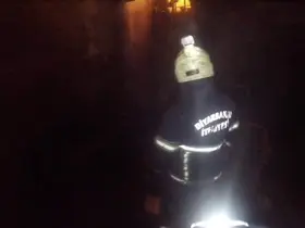 Diyarbakır’da oto tamircideki yangın kask kamerasına yansıdı
