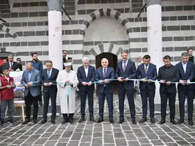 Diyarbakır’da restorasyonu tamamlanan vakıf eserleri yeniden ibadete açıldı
