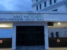 Diyarbakır’da silahla boğazından vurulan şahıs hayatını kaybetti
