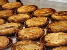 Diyarbakır’da tandırda çömleklerde pişirilen yeni lezzet börek talep görüyor
