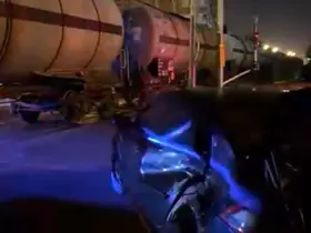 Diyarbakır’da tren otomobile çarptı: 1 yaralı
